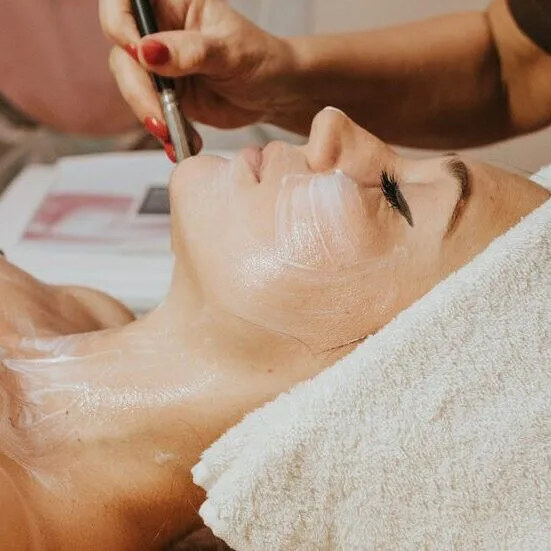 Eliminare Cellulite e Tonificare il Corpo con Trattamenti Naturali a Gallarate